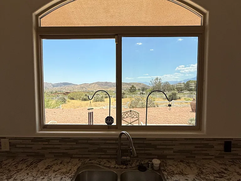 10745 Pinon Ave — Photo 9