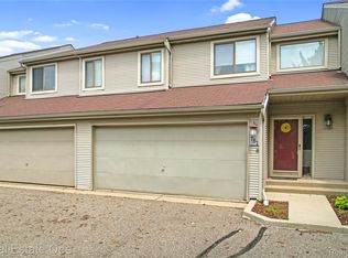 751 Eastbridge Ct, Rochester, MI 48307