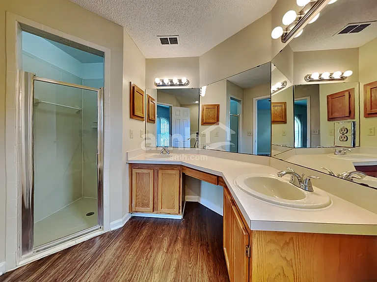 7568 Deer Cove Ln — Photo 10