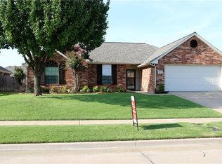 6214 Cynthia Dr, Midlothian, TX 76065