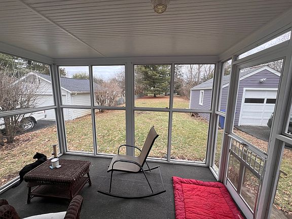 4th image of 156 Westwood Rd