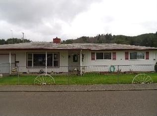 2084 Birch Ave, Reedsport, OR 97467
