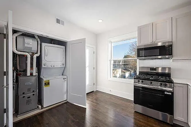 3257 North Hamlin Avenue #1 — Photo 2