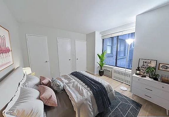 2nd image of 112 E 40th St #7C