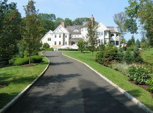 1196 Smith Ridge Rd, New Canaan, CT 06840