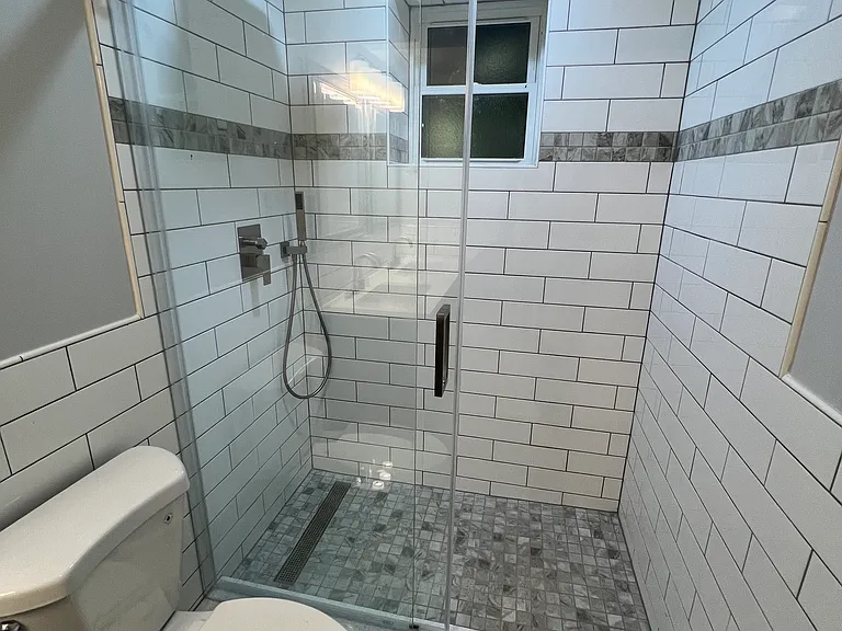 919 N Winchester Ave — Photo 3