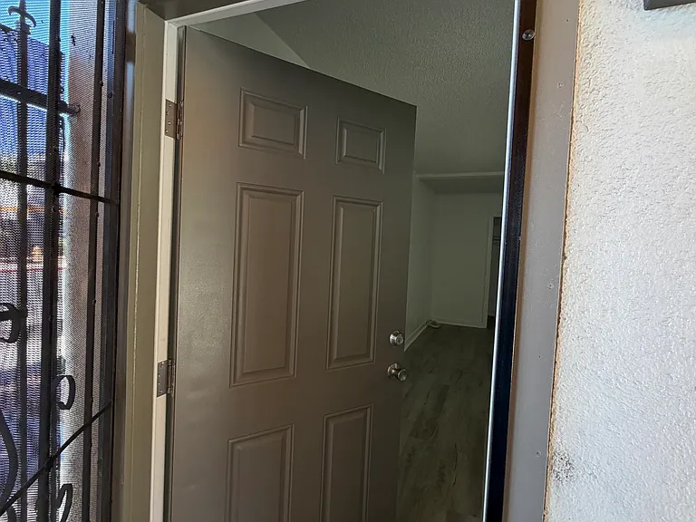 2427 Clifford Ave #1 — Photo 5