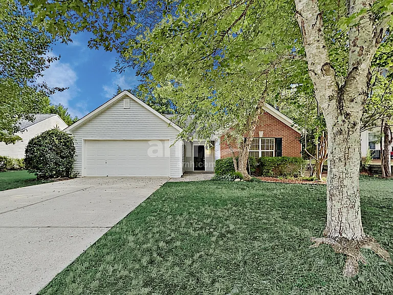 451 Bellingham Dr — Photo 1