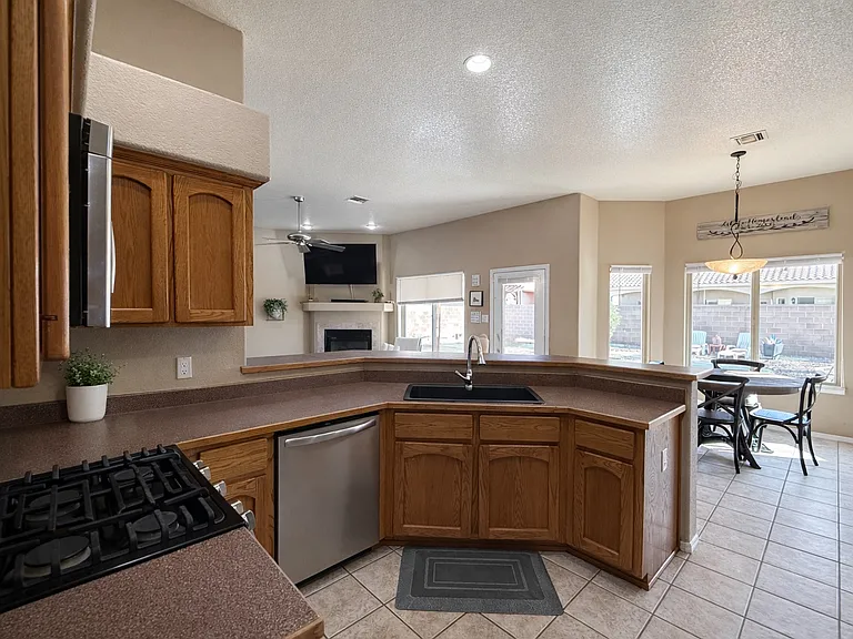 10745 E 38th Ln — Photo 15