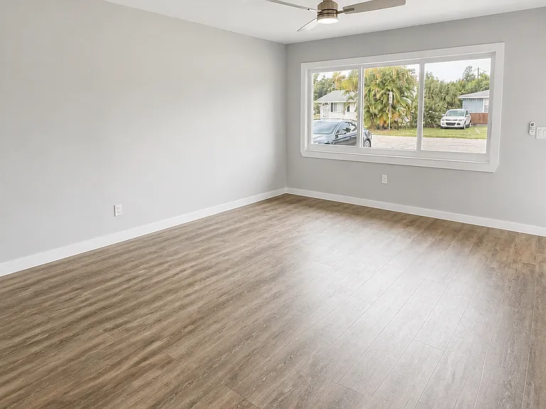 1810 47th Avenue Dr W — Photo 3