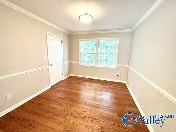 5th image of 11318 Dellcrest Dr SE