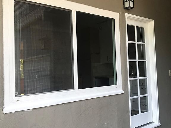 5th image of 456 Fernando Ave