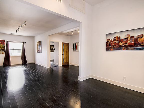 4th image of 2426 Cincinnati St