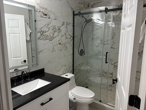 5th image of 205 Southbridge Cir