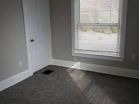 4th image of 860 Cowan Ave