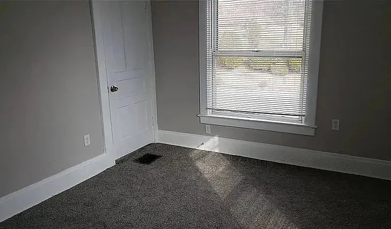 860 Cowan Ave — Photo 4
