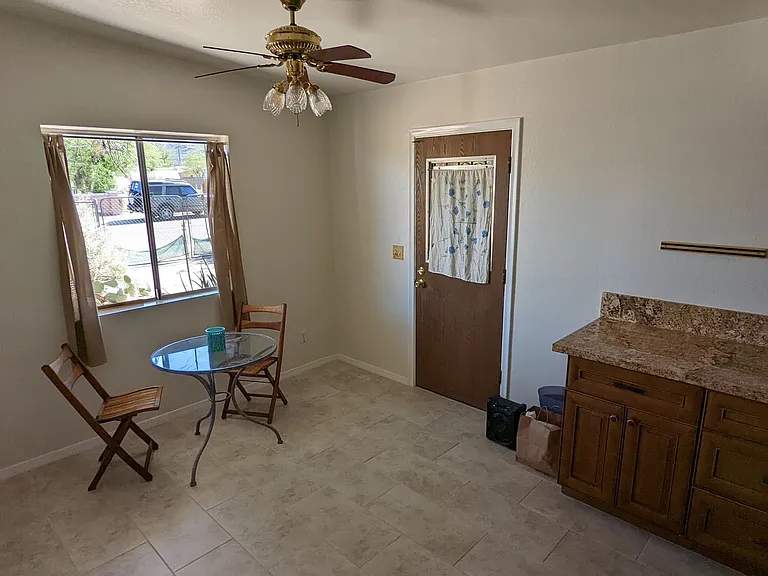 1344 W Delaware St — Photo 12