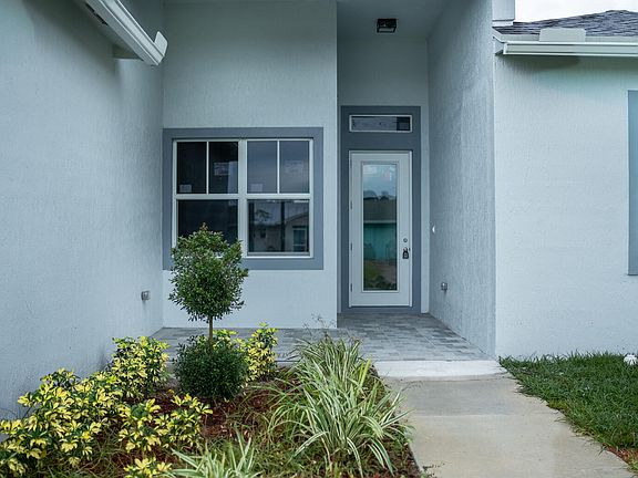 3rd image of 2026 SW Aquarius Lane