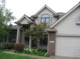 17211 T Cir, Omaha, NE 68135