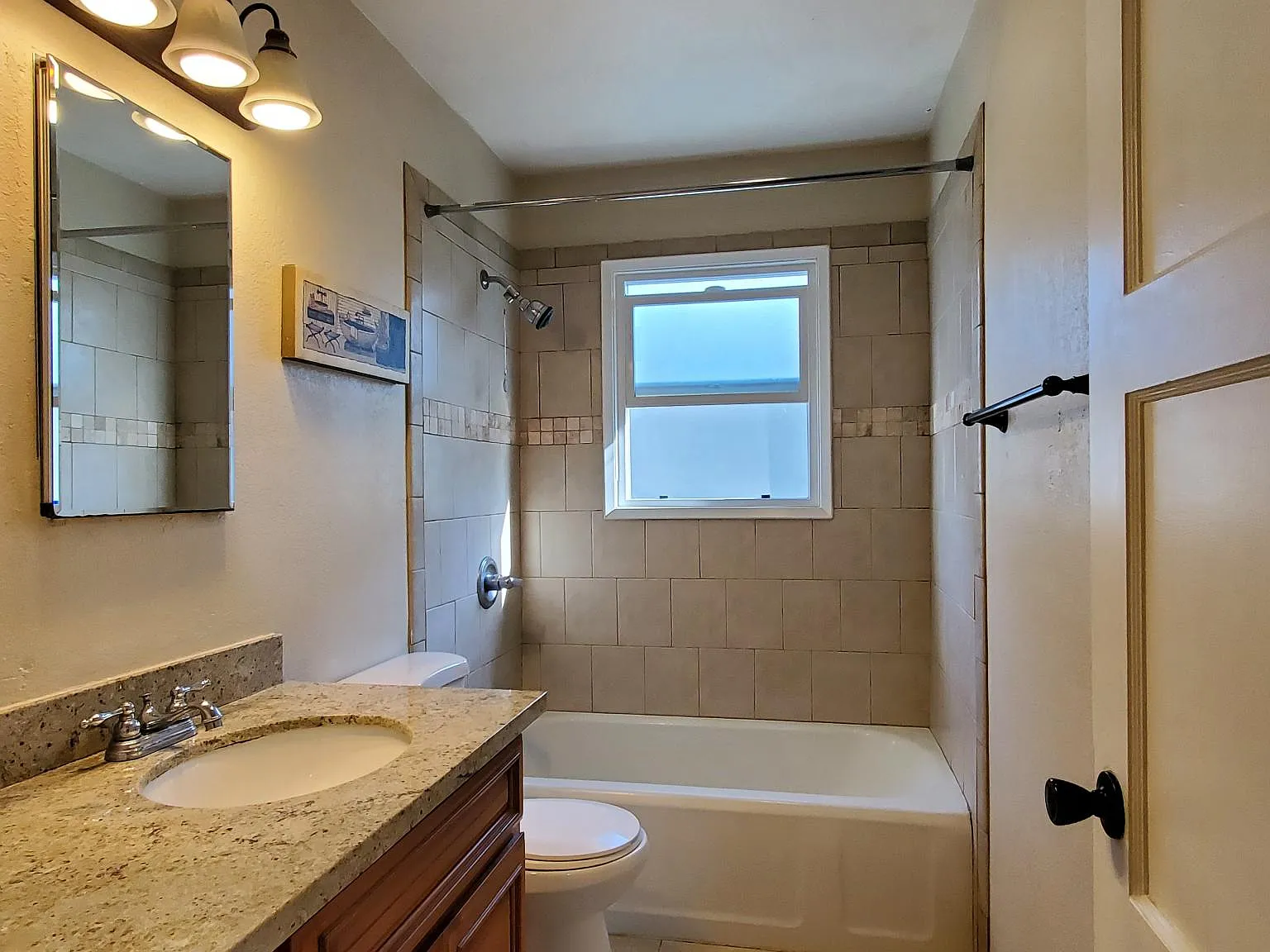 3 bed, 1000 sqft, $3,600 — Photo 4