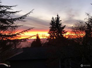 9523 NE 137th St, Kirkland, WA