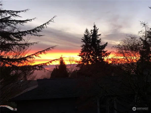 9523 NE 137 Street, Kirkland, WA 98034