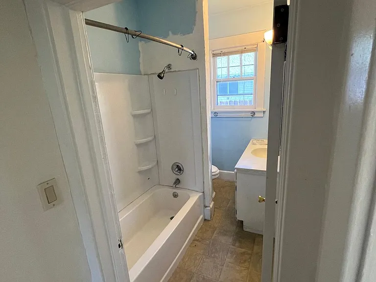 705 S 13th Ave — Photo 11
