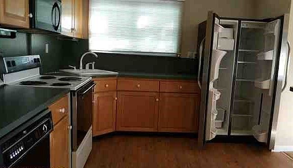 5th image of 110 Rosemont Ave