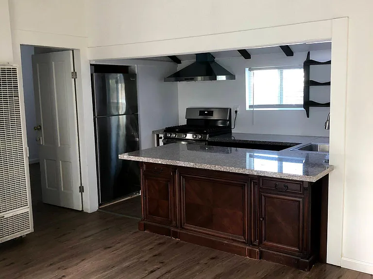 1015 E Cliff Dr #A — Photo 10