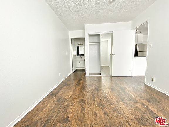 4th image of 151 N Normandie Ave #1A