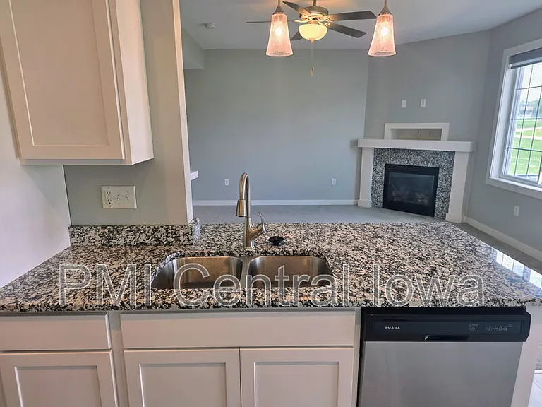 9643 Turnpoint Dr — Photo 6