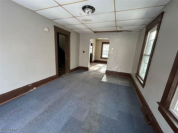 5th image of 3916 Mapledale Ave