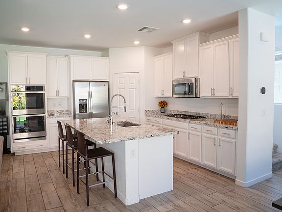 Open Kitchen for entertaining