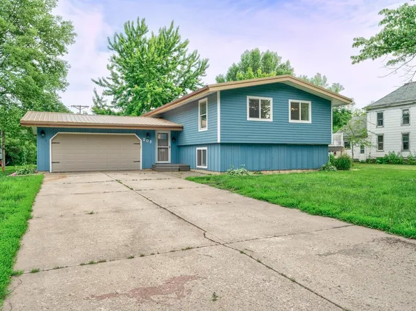 205 E Calumet Ave, George, IA 51237