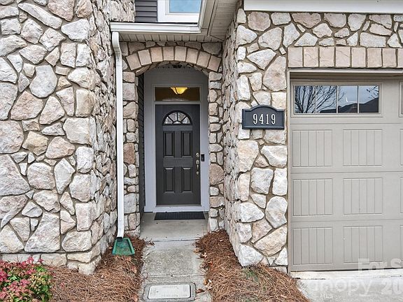 3rd image of 9419 Glenburn Ln