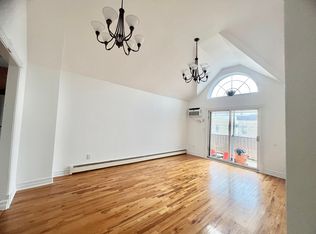 6714 73rd Pl FLOOR 2, Middle Village, NY 11379