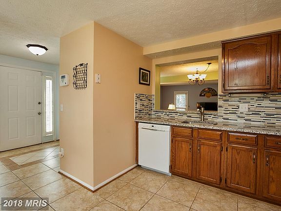 5th image of 6044 Buttercup Ct