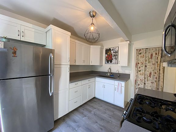 4th image of 1010 27th St #2-B-B