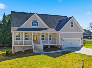 105 Bob White Dr, Calhoun, GA 30701