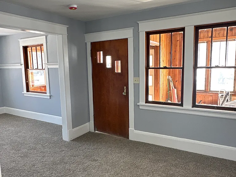 333 Arlington Ave E — Photo 3