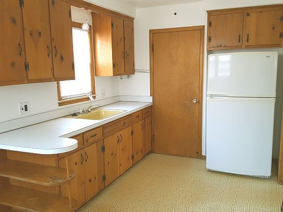 3rd image of 19692 Country Club Dr