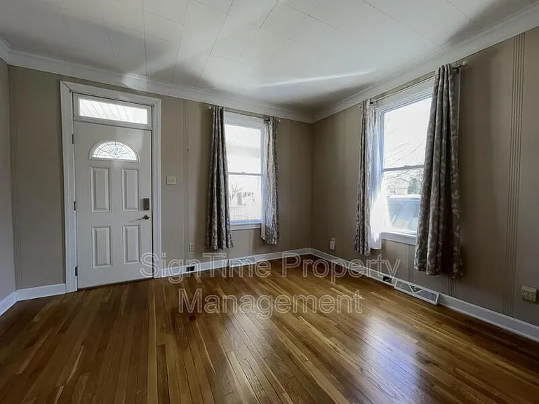 825 Armstrong Ave — Photo 8