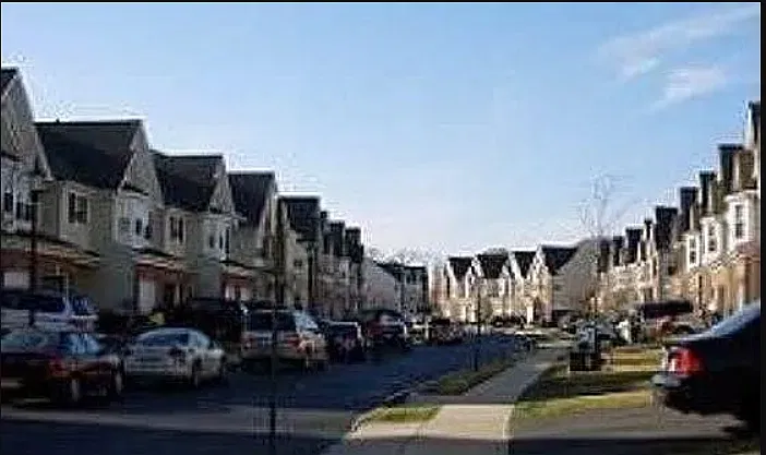 3 bed, 2.5 bath, 2000 sqft, $3,450 — Photo 3