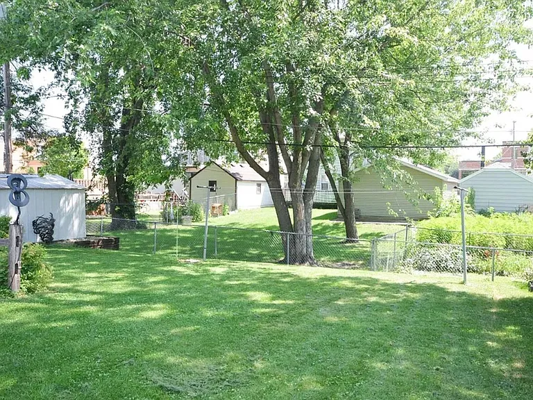 12th Ave NW — Photo 8