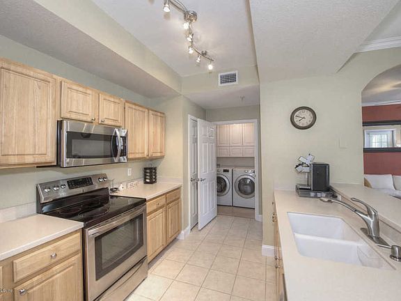 4th image of 10075 N Gate Pkwy #1409