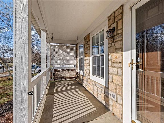 4th image of 8158 Creekstone Ln