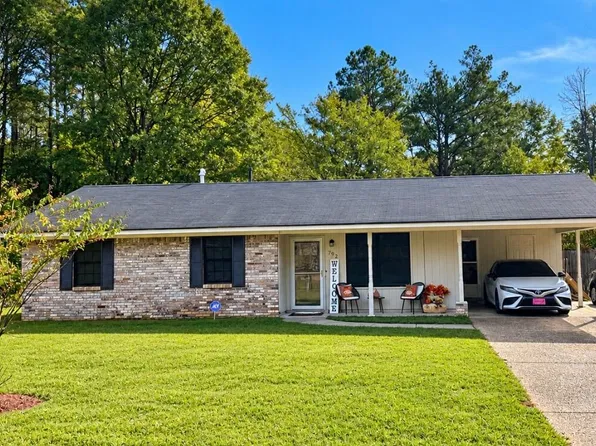 792 S Feemster Lake Rd, Tupelo, MS 38804