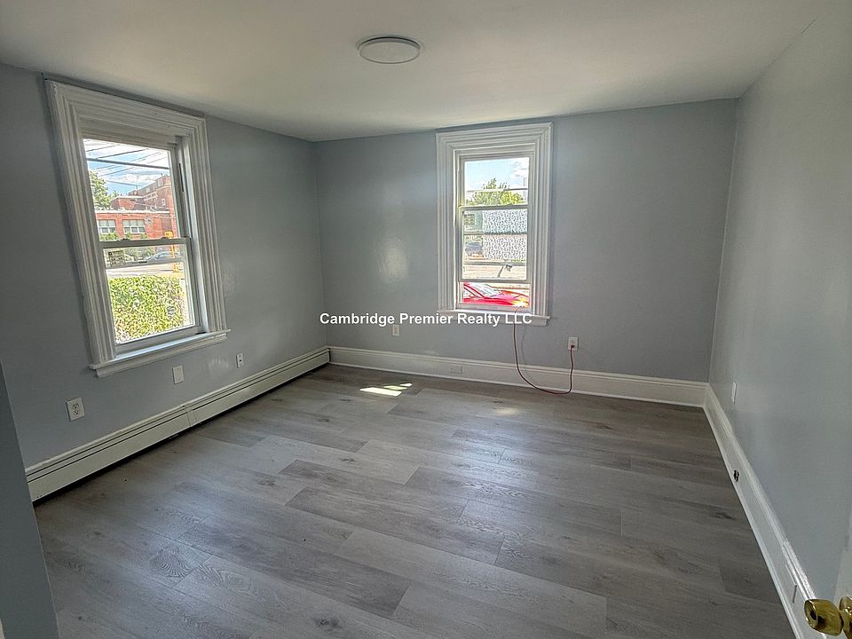 1st image of 21 Weston St #21