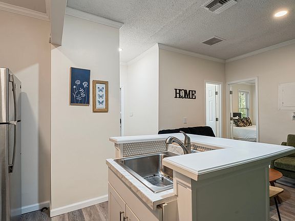 5th image of 1019 W Rowan St APT 2