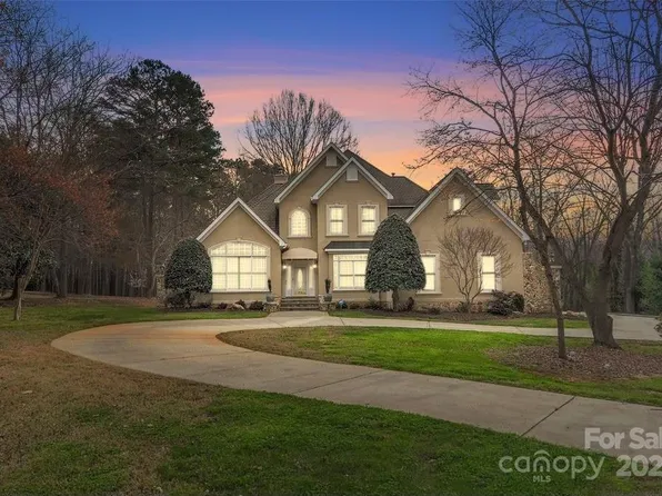 2675 Rolling Hills Dr, Monroe, NC 28110